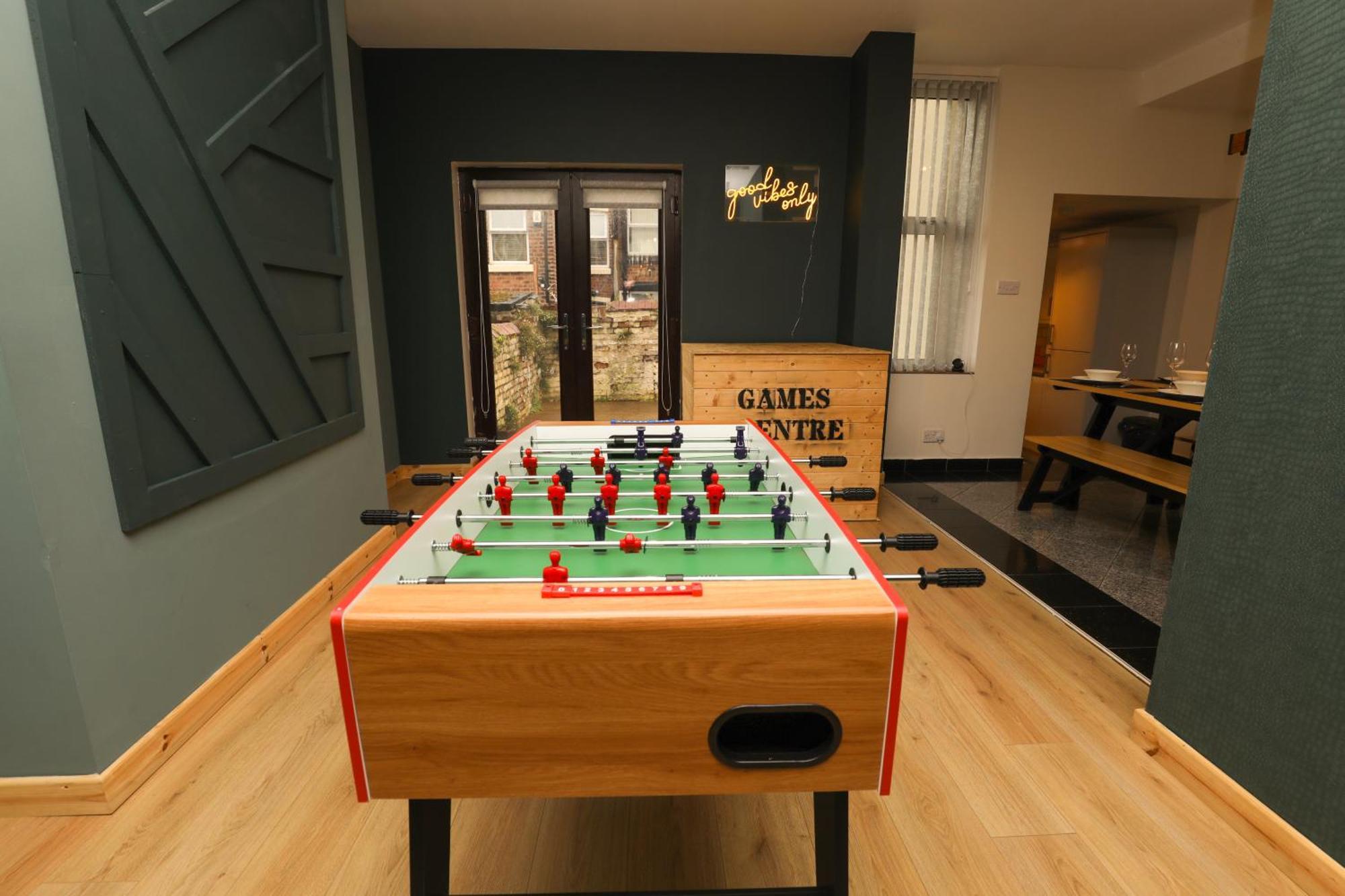 Anfield Luxe Retreat - Stylish Stay With Parking - Steps From Stadium - Short Drive To City Centre Ливерпуль Экстерьер фото