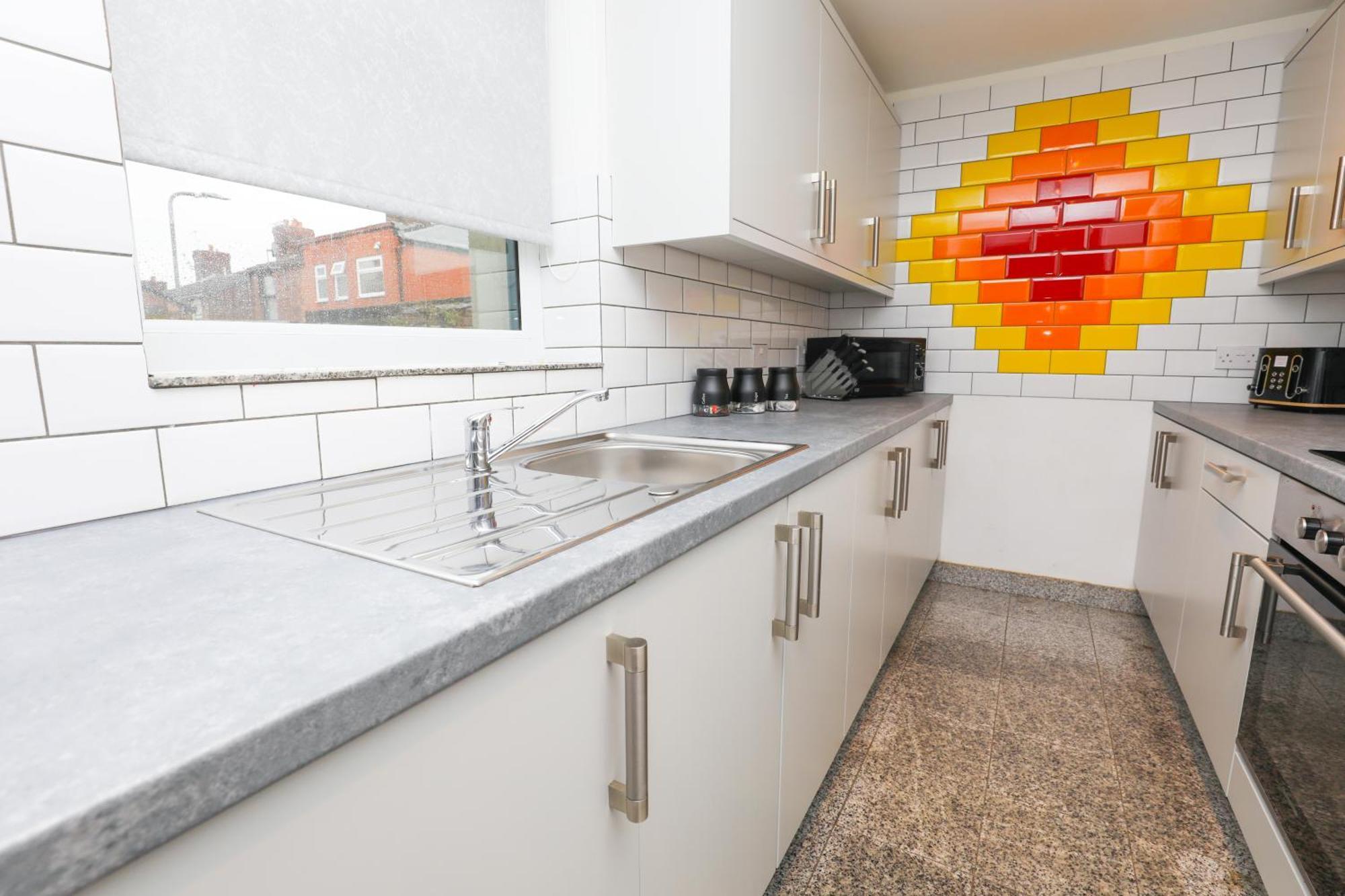 Anfield Luxe Retreat - Stylish Stay With Parking - Steps From Stadium - Short Drive To City Centre Ливерпуль Экстерьер фото