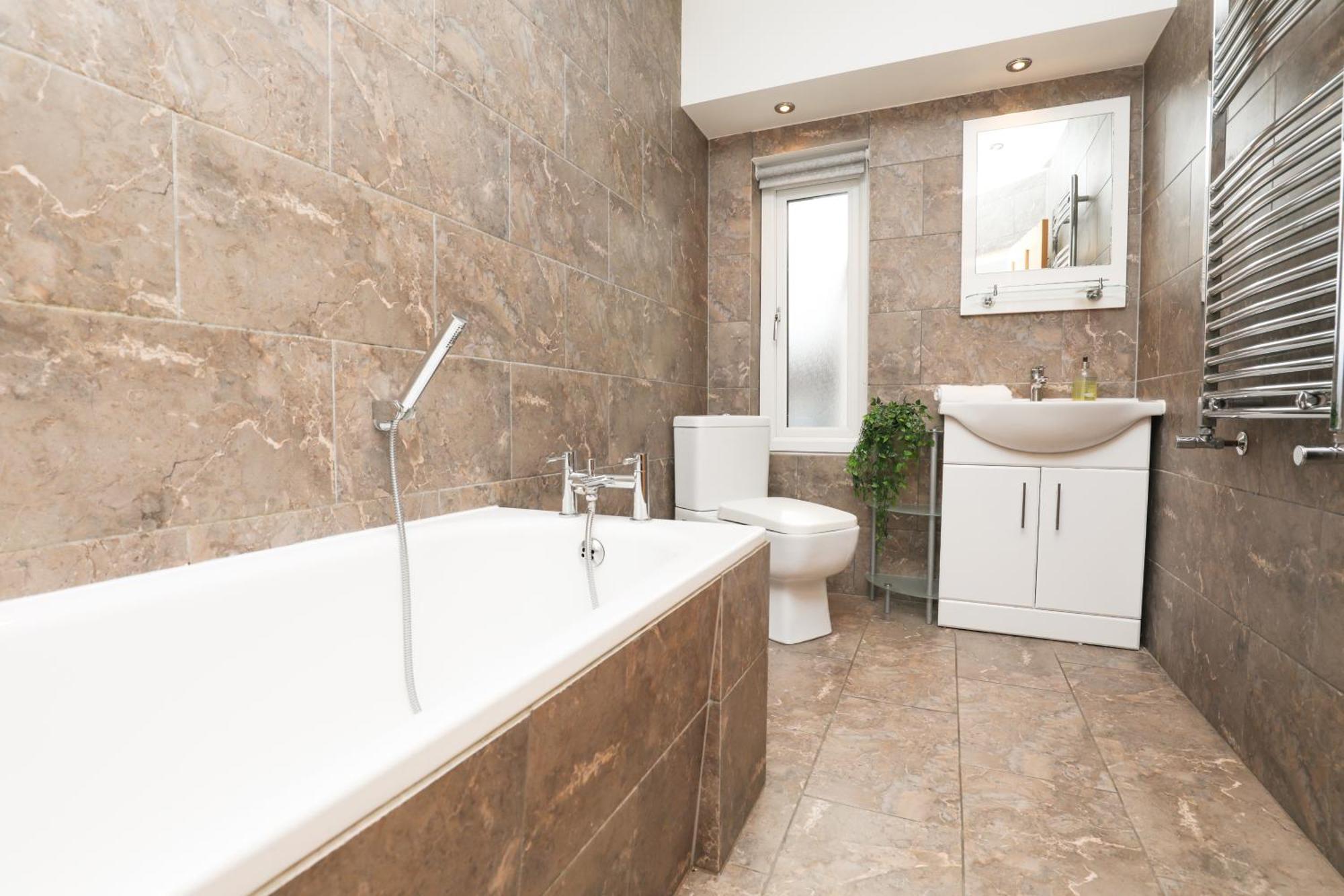 Anfield Luxe Retreat - Stylish Stay With Parking - Steps From Stadium - Short Drive To City Centre Ливерпуль Экстерьер фото